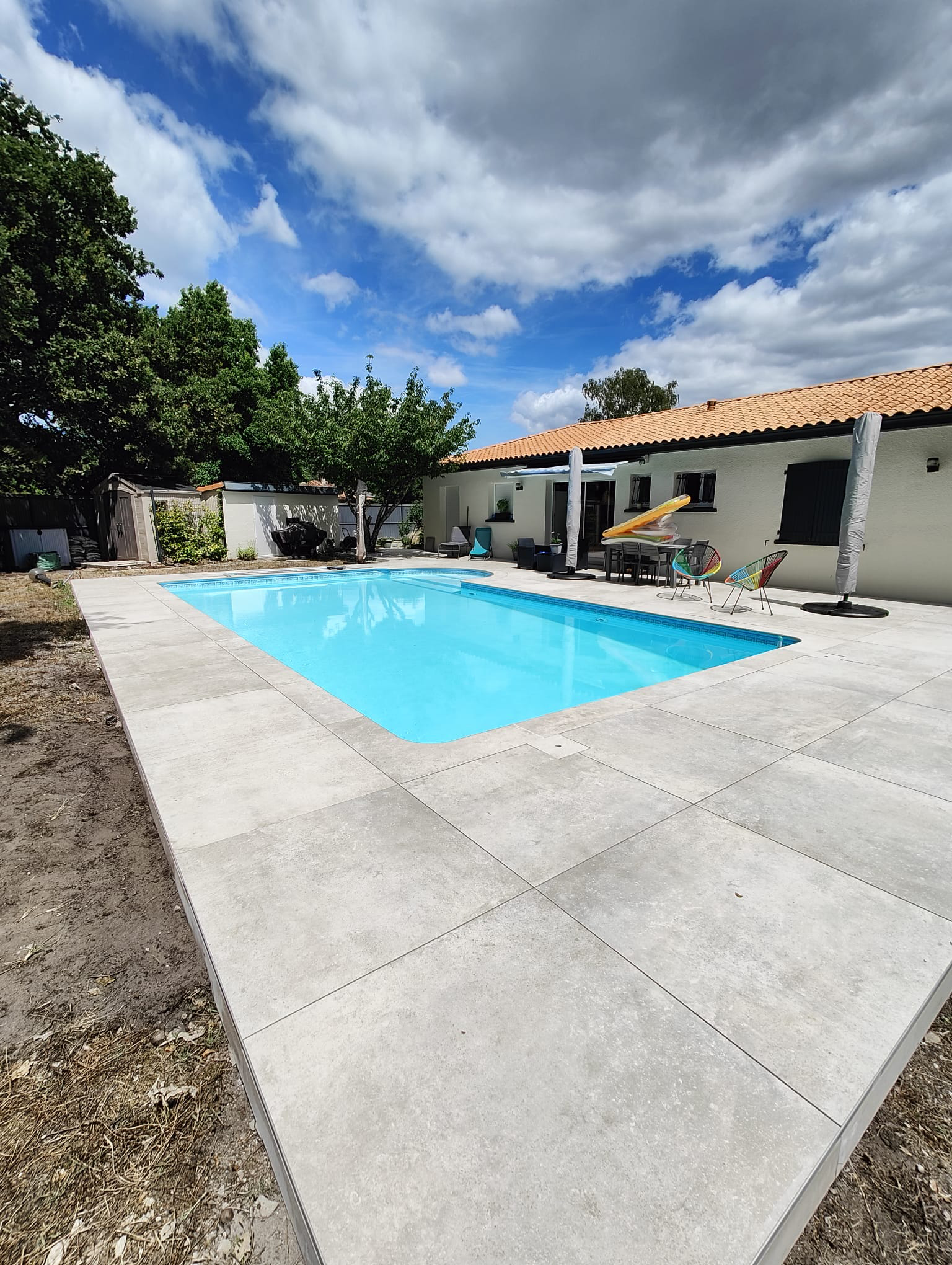 Rénovation complète d'une terrasse autour d'une piscine St Aubin de Medoc (33)