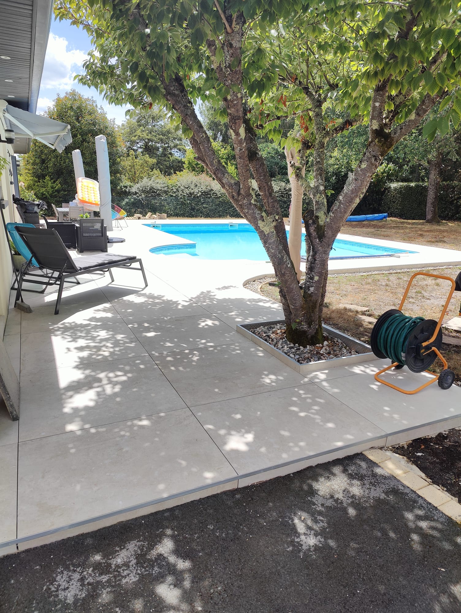 Rénovation complète d'une terrasse autour d'une piscine St Aubin de Medoc (33)