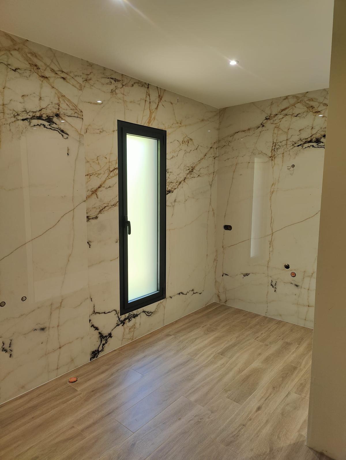 Salle de bains XXL posée en suivi de veinage — Cadaujac